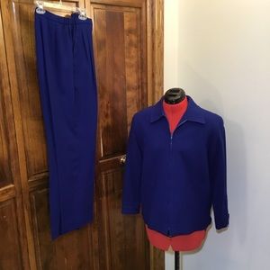 Woman’s pantsuit, size 4, padded, pleated pant